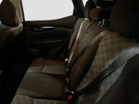 Used 2020 Nissan Rogue Sport SV image 23