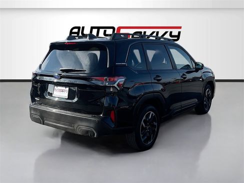 Used 2025 Subaru Forester Limited w/ Popular Package #2 image 7