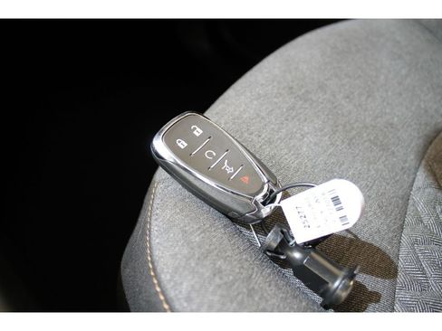 Used 2023 Chevrolet Equinox LS image 27