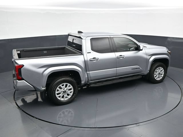 Used 2024 Toyota Tacoma SR5 AWD/4WD image 32