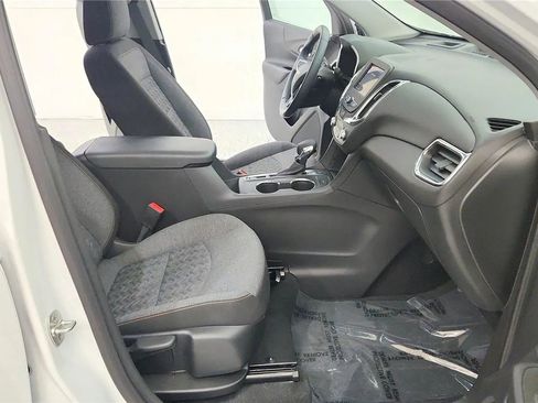 Used 2024 Chevrolet Equinox LT AWD/4WD image 36