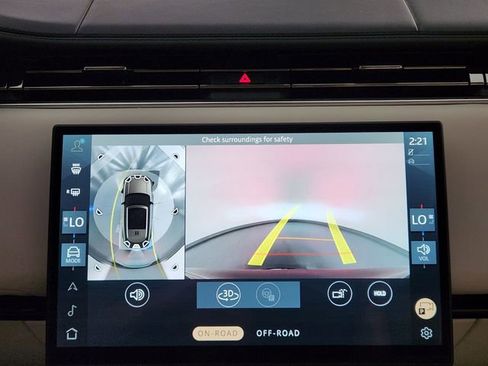 New 2026 Land Rover Range Rover SE AWD/4WD image 18
