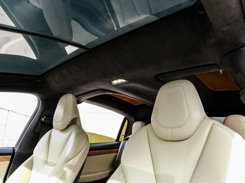 Used 2019 Tesla Model X 75D image 5