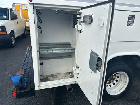 Used 2016 Ford Transit 350 138 DRW w/ Interior Upgrade Package image 37