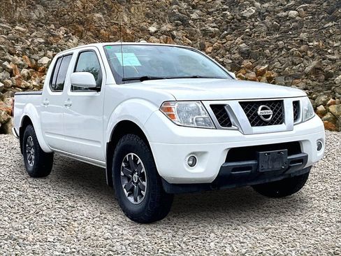 Used 2015 Nissan Frontier PRO-4X AWD/4WD image 10