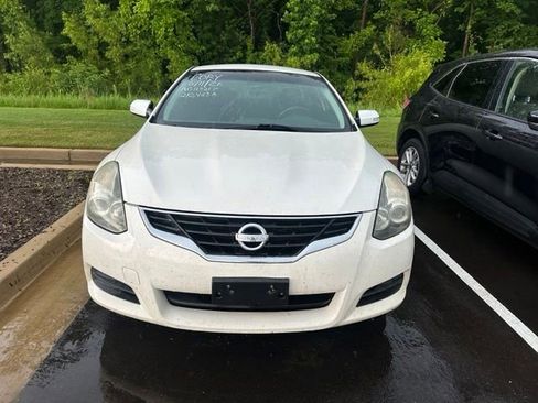 Used 2010 Nissan Altima 2.5 S w/ Convenience Pkg FWD image 3