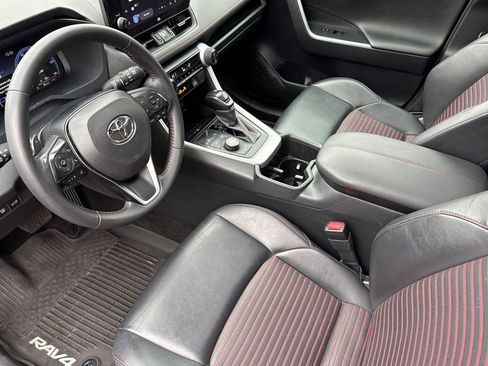 Used 2024 Toyota RAV4 XSE AWD/4WD image 5