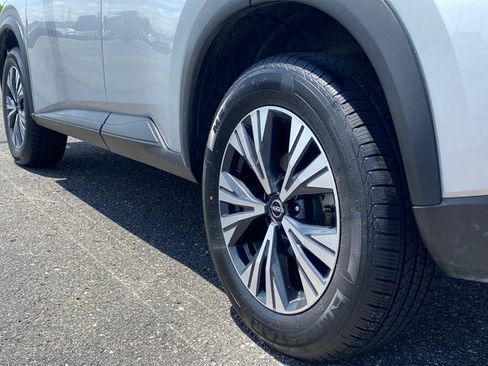 Used 2023 Nissan Rogue SV FWD image 5