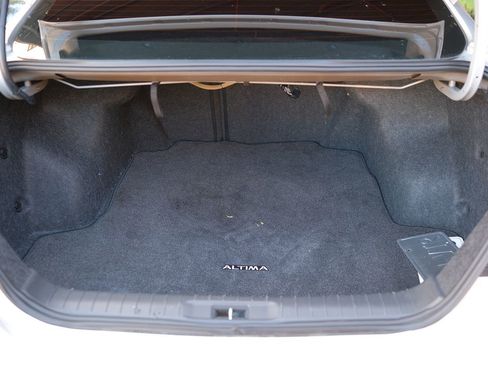 Used 2016 Nissan Altima 3.5 SL w/ 3.5 Technology Package image 36