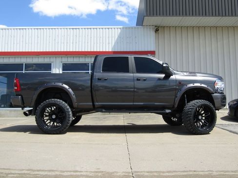 Used 2023 RAM 2500 Big Horn w/ Level 2 Equipment Group AWD/4WD image 2