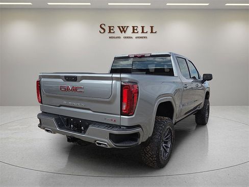 Used 2024 GMC Sierra 1500 AT4 w/ Technology Package image 5