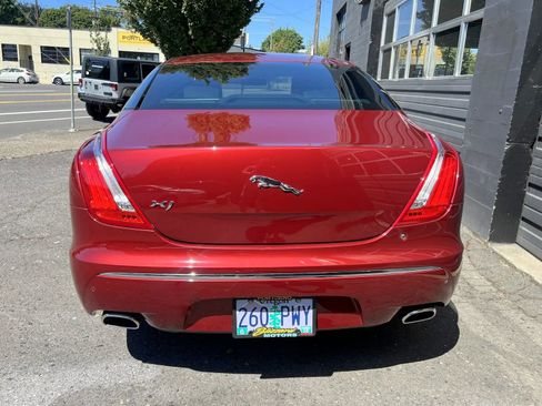Used 2011 Jaguar XJ XJ Sedan 4D image 4
