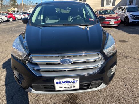 Used 2017 Ford Escape SE image 9