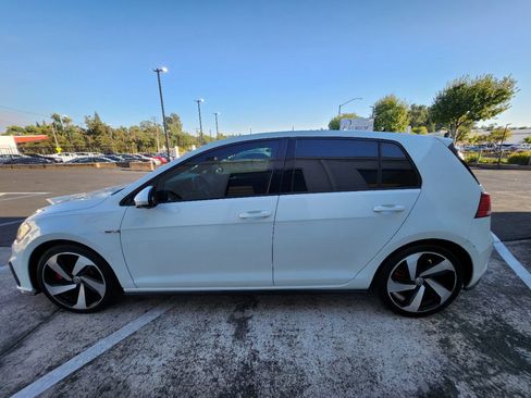 Used 2018 Volkswagen GTI SE w/ SE Leather Package FWD image 2