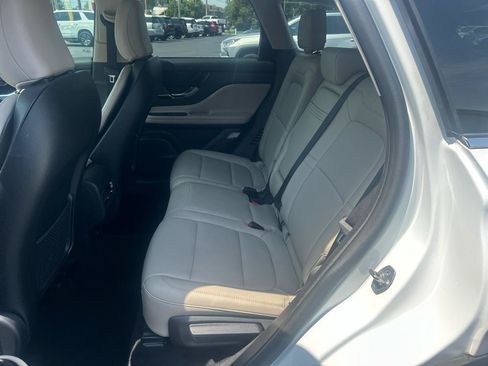 Used 2025 Lincoln Corsair FWD image 11