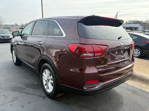 Used 2019 Kia Sorento LX image 5