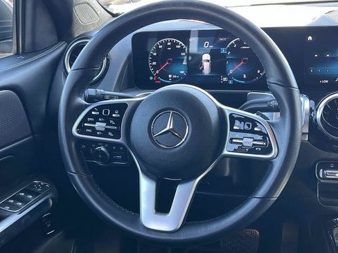 Used 2022 Mercedes-Benz GLB 250 4MATIC image 8