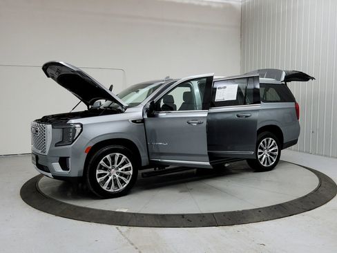 Used 2023 GMC Yukon XL Denali RWD image 13