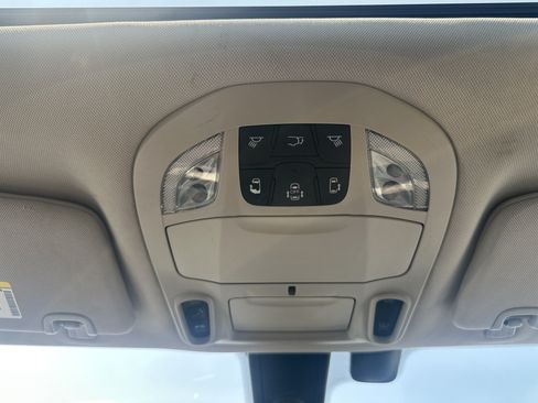 Used 2020 Chrysler Pacifica Limited FWD image 33