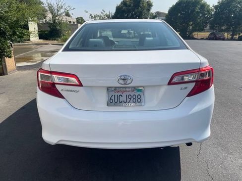 Used 2012 Toyota Camry LE FWD image 5