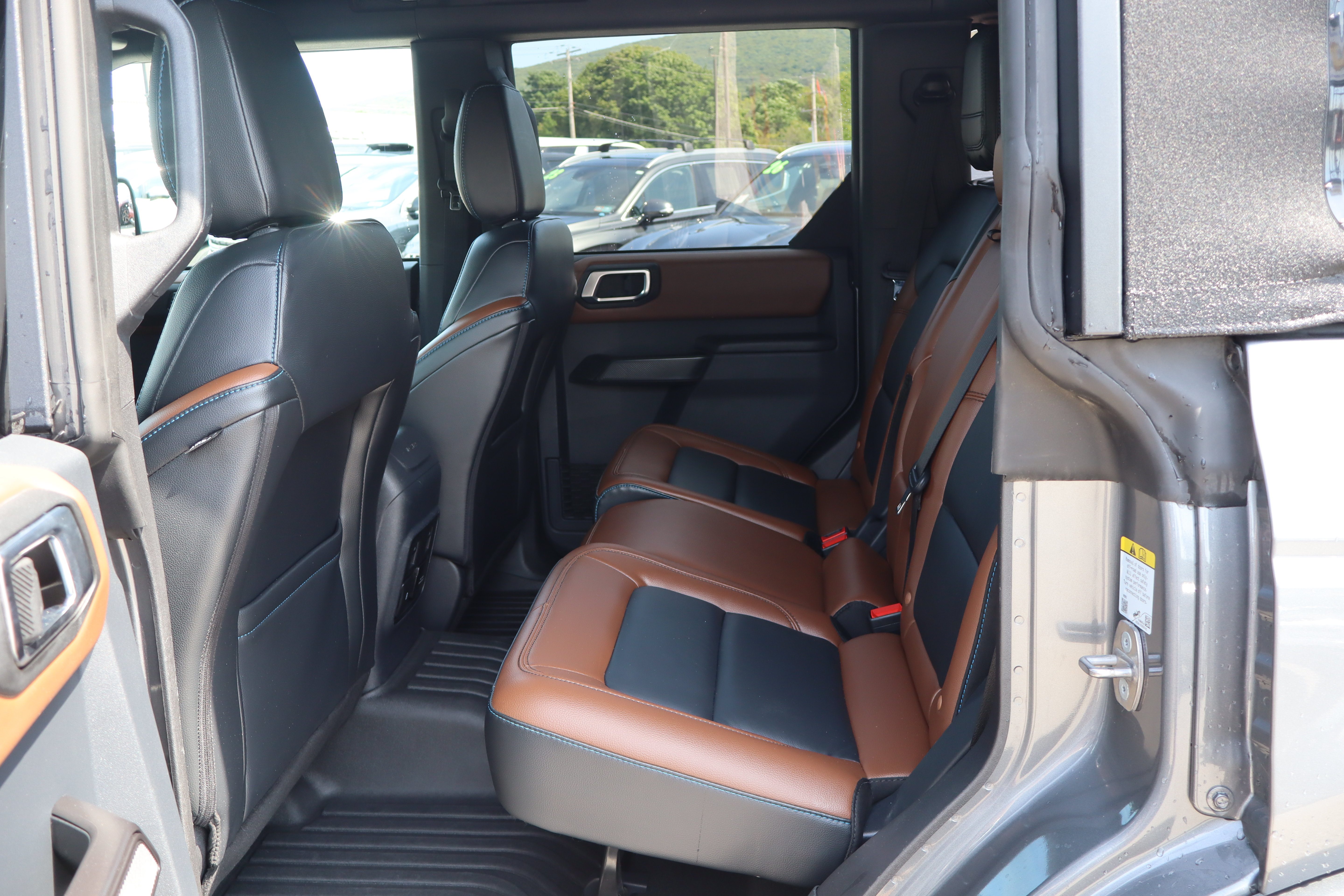 Used 2024 Ford Bronco Outer Banks AWD/4WD image 13