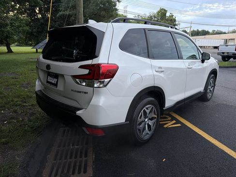 Certified 2023 Subaru Forester Premium AWD/4WD image 8