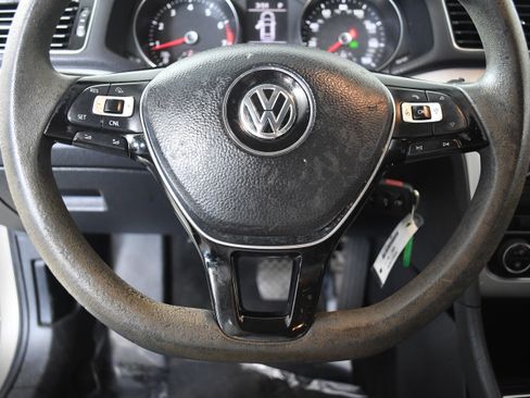 Used 2016 Volkswagen Passat 1.8T S image 10
