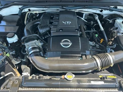 Used 2012 Nissan Frontier SV AWD/4WD image 20