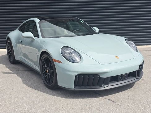 Used 2025 Porsche 911 Carrera GTS image 9