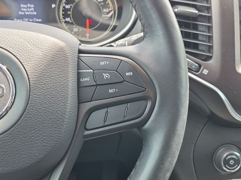 Used 2021 Jeep Cherokee Trailhawk w/ Premium Leather Package AWD/4WD image 20