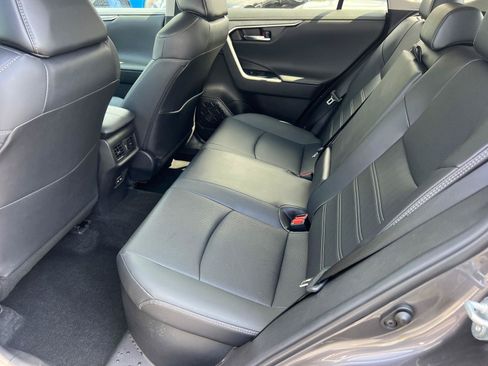 Used 2022 Toyota RAV4 Limited AWD/4WD image 21