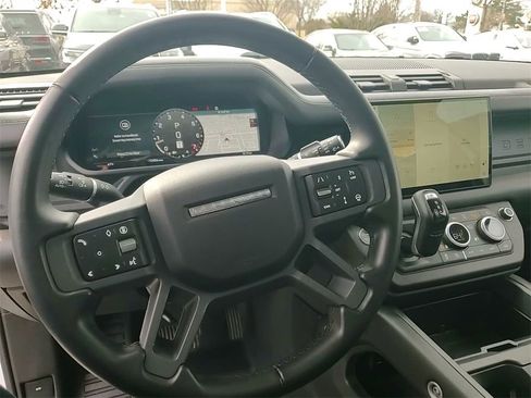 Used 2025 Land Rover Defender 110 S image 32