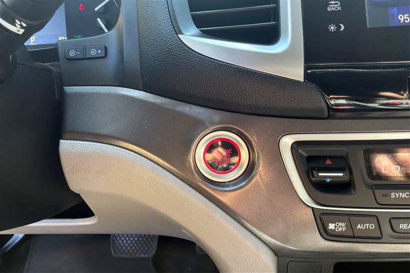 Used 2017 Honda Pilot EX image 32