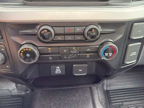 New 2025 Ford F550 4x4 Regular Cab Super Duty image 23