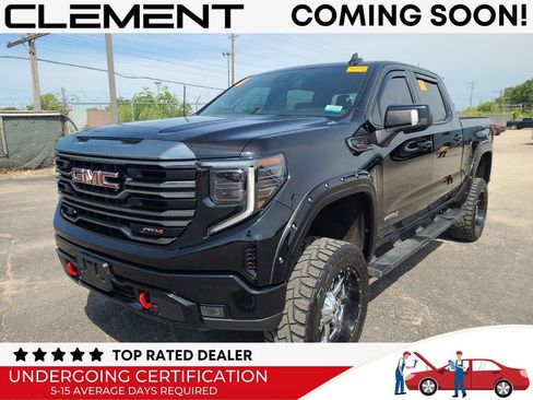 Used 2022 GMC Sierra 1500 AT4 w/ AT4 Preferred Package AWD/4WD image 1