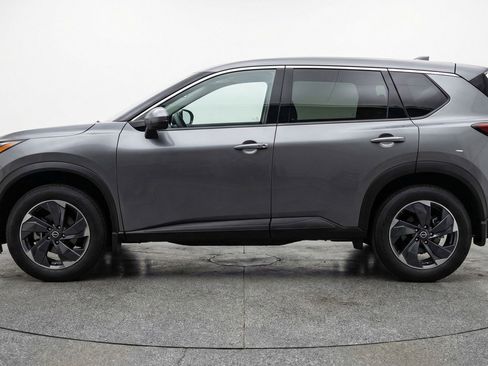 Used 2025 Nissan Rogue SV FWD image 5