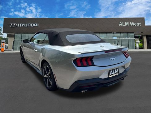 Used 2025 Ford Mustang Premium RWD image 7