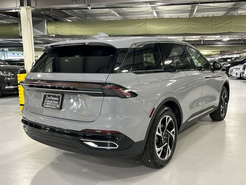 Used 2026 Lincoln Nautilus Premier w/ Equipment Group 102A image 2