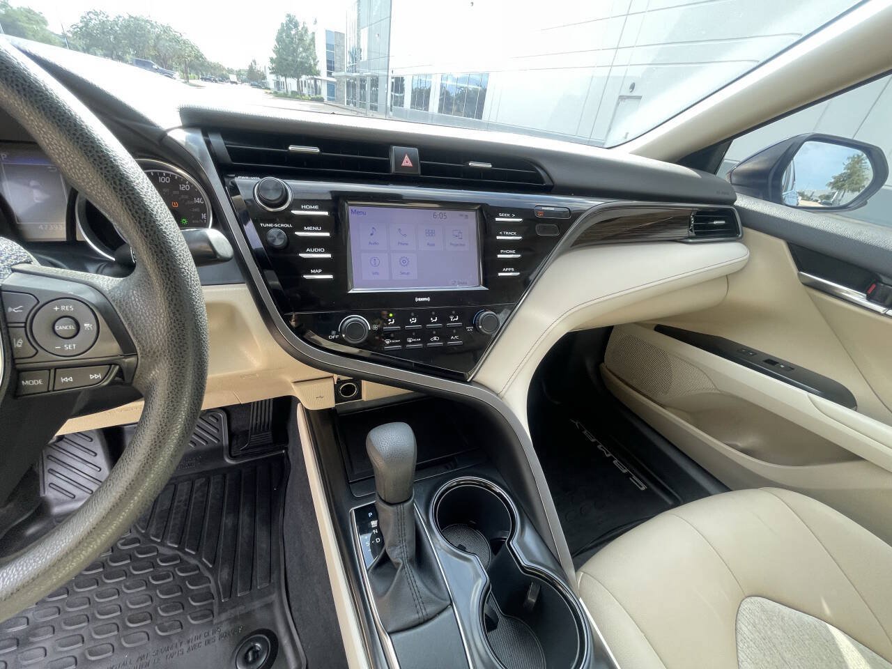 Used 2020 Toyota Camry LE FWD image 6