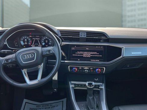 Used 2025 Audi Q3 2.0T Premium image 21