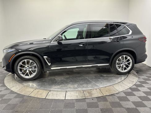 Used 2026 BMW X5 xDrive50e w/ Climate Comfort Package image 16