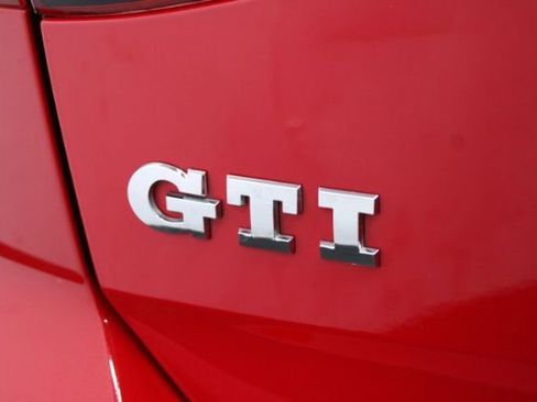 Used 2015 Volkswagen GTI S image 7