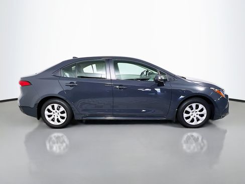 Used 2025 Toyota Corolla LE FWD image 3