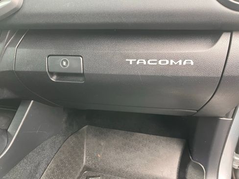 Used 2020 Toyota Tacoma TRD Off-Road image 38