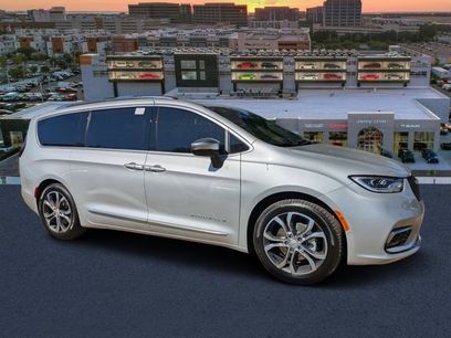 New 2026 Chrysler Pacifica Pinnacle