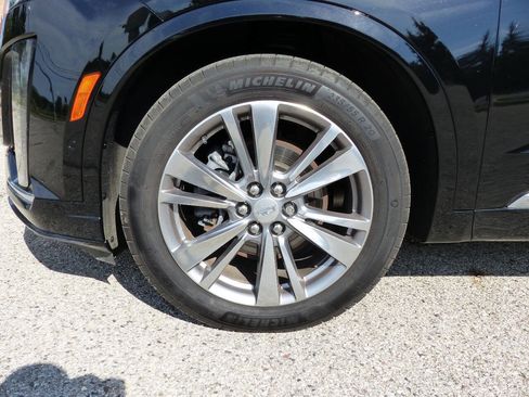 Used 2023 Cadillac XT6 Premium Luxury w/ Technology Package AWD/4WD image 14