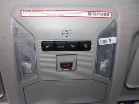 Used 2023 Toyota RAV4 LE AWD/4WD image 31