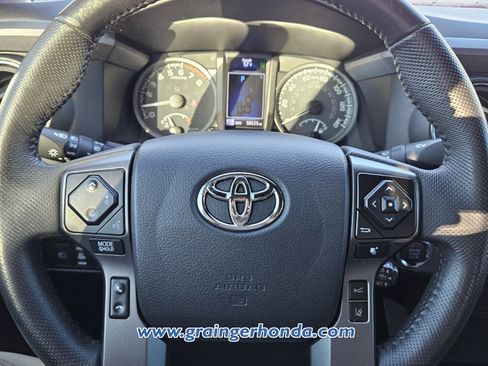 Used 2021 Toyota Tacoma TRD Sport image 18