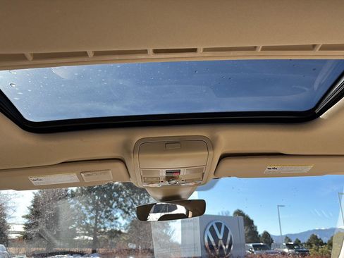 Used 2017 Volkswagen Passat 1.8T SEL Premium image 17