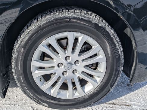 Used 2017 Toyota Sienna XLE Premium image 34